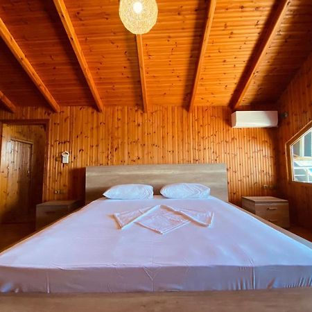 Wild Villa Apartments Sarandë Eksteriør billede
